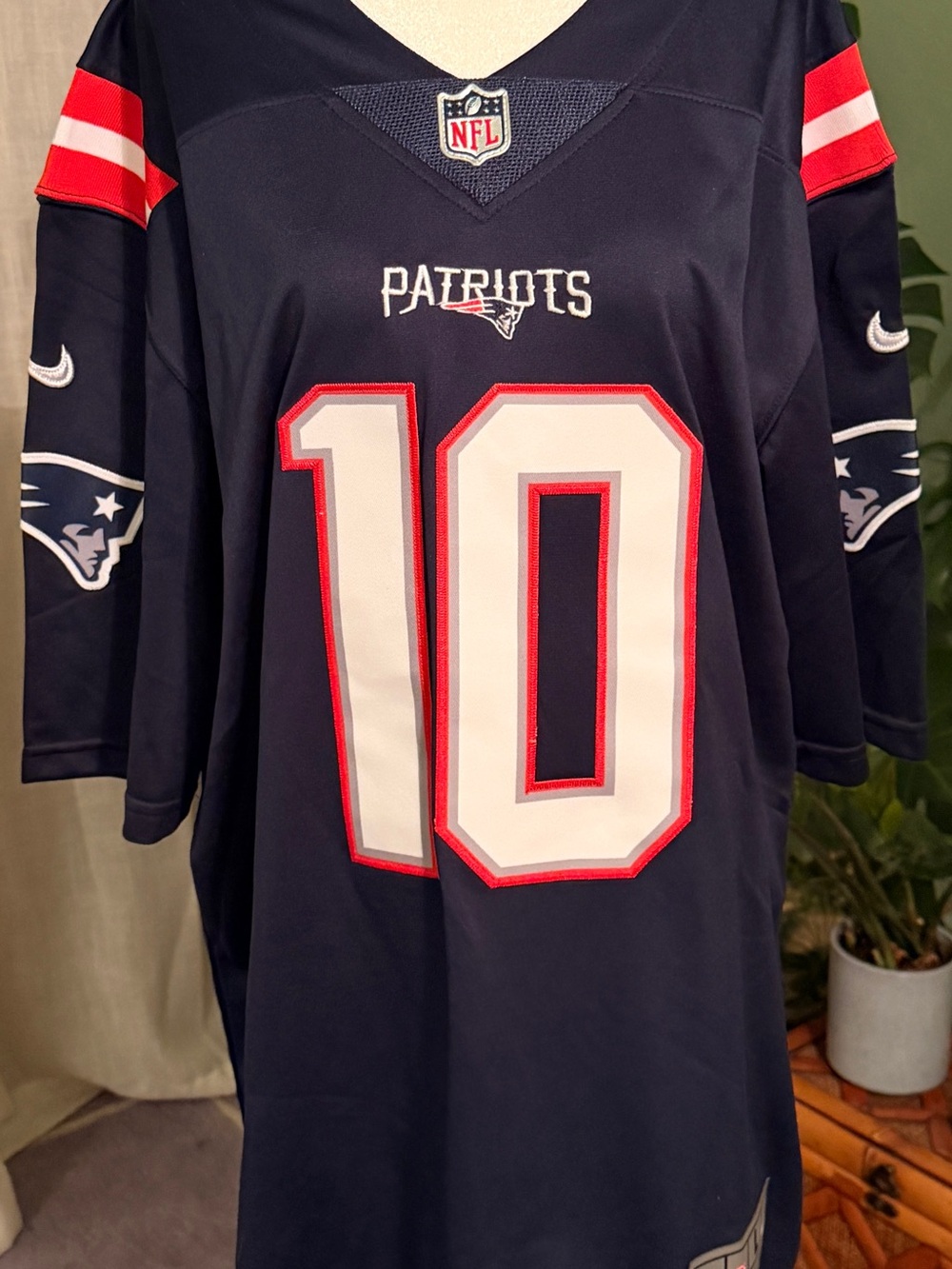 NFL * Nike New England Patriots Men’s Large #10 Jones Navy Football Jersey